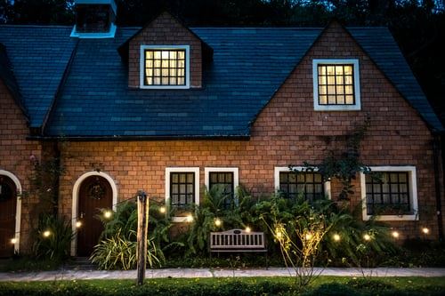 Lighting, Outlets & Switches / Luces y Contactos